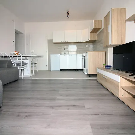 Apartamento Charming In Of 40m² With Parking Tisno