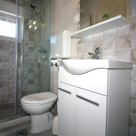 Charming In Of 40m² With Parking * Tisno